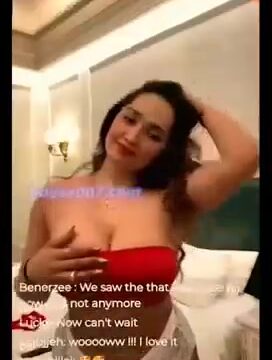 Aditi Mistry shows off her big boobs during live broadcast!!!