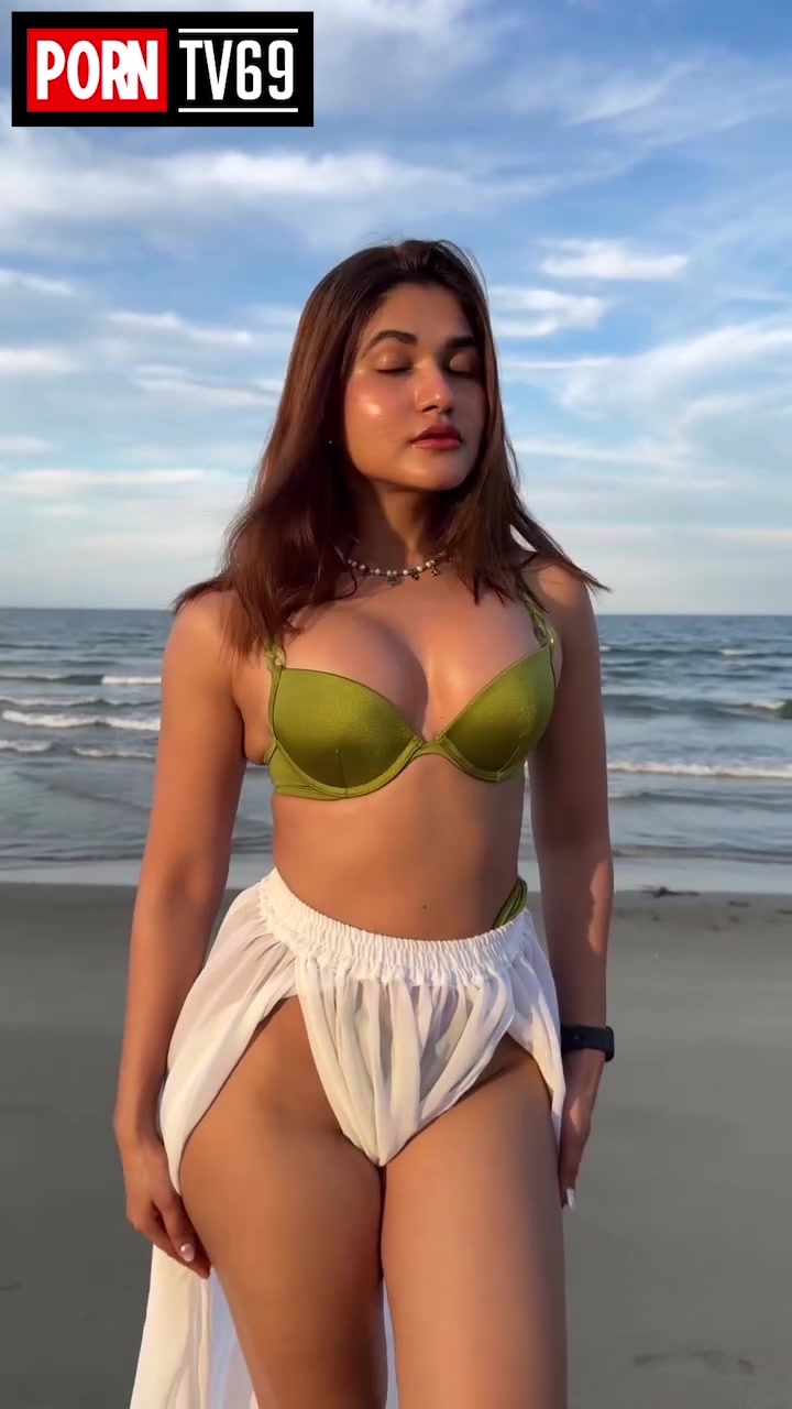 Soniya Singh Khatri nude video on the beach is so sexy!!!