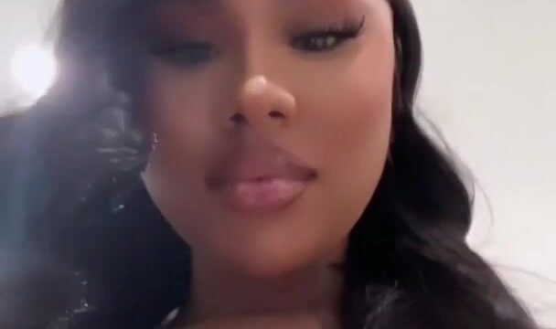 Ari Fletcher nude video shows off her big boobs!!!