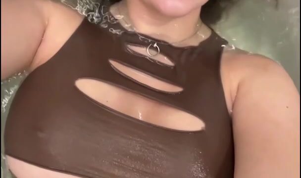 Badte4cherann Naked Showing Big Boobs In The Bathtub